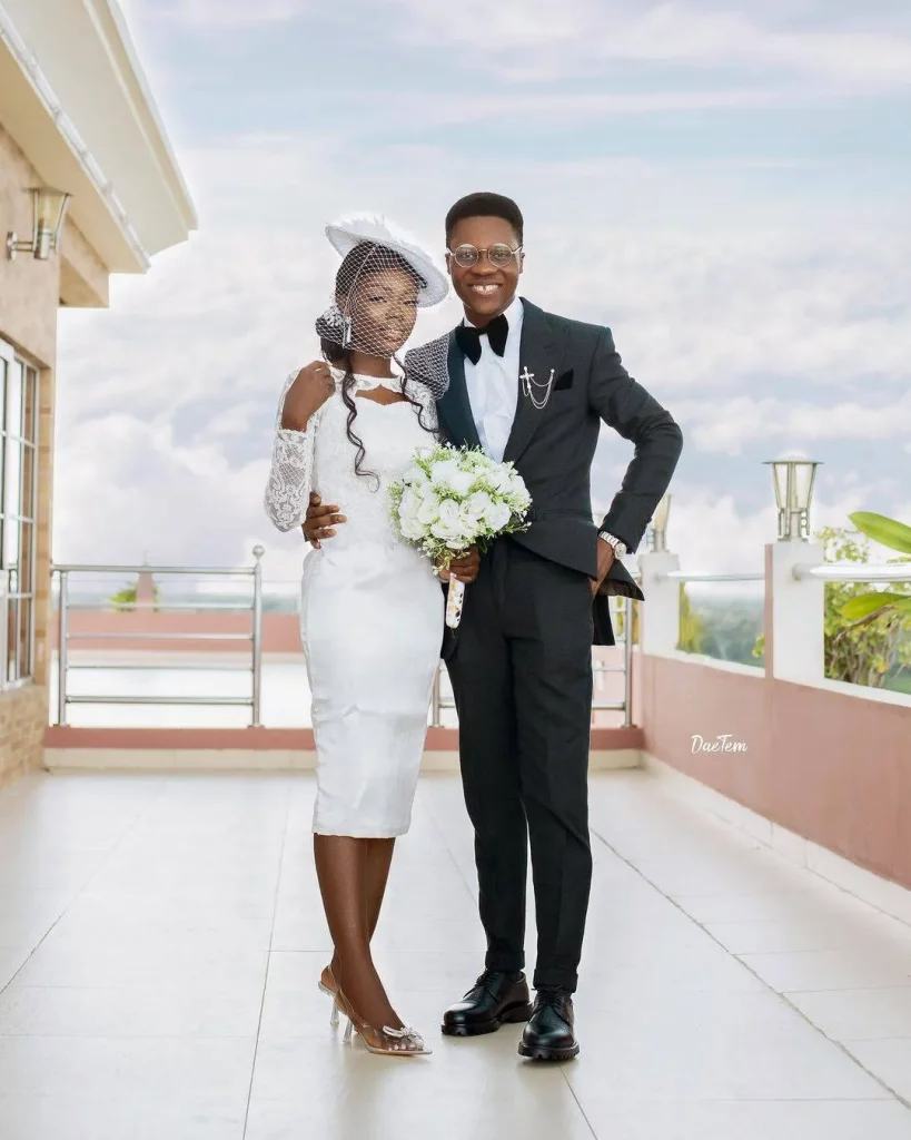 popular outfits for a courthouse wedding 