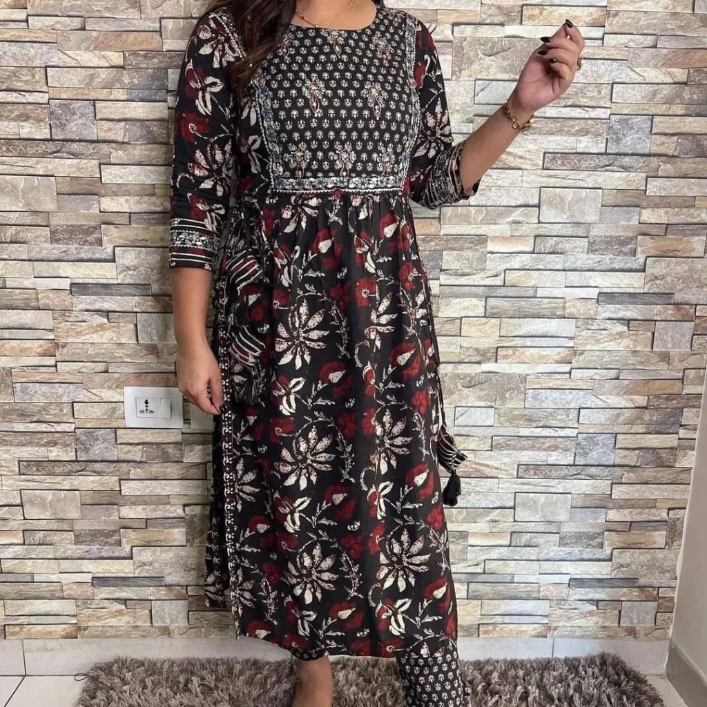Black Nyra cut Suit Black Nyra cut Suit