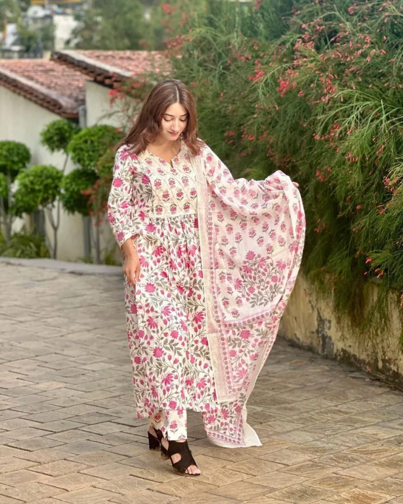 Naira Suit Design Naira Suit Design