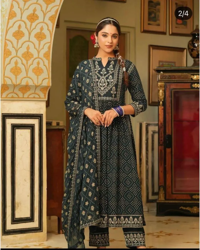 Nayara Cut Suit Design Nayara Cut Suit Design