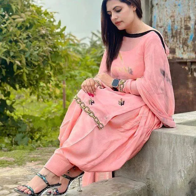Punjabi Suits for mehndi function Punjabi Suits for mehndi function