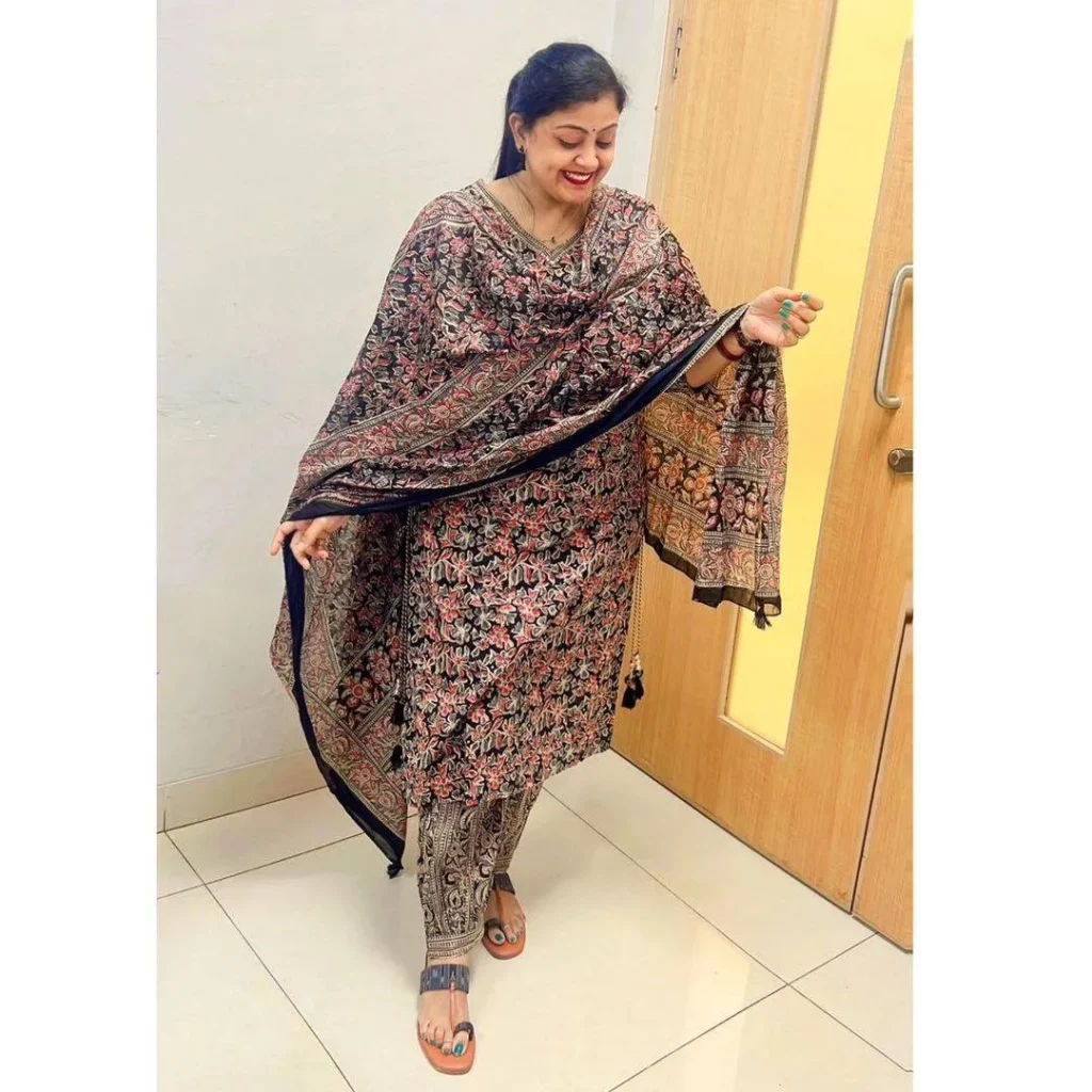 Punjabi Suit Design this year party wear Punjabi Suit Design this year party wear