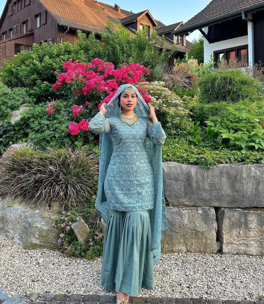 Gagra What is the difference between sharara and ghagra?