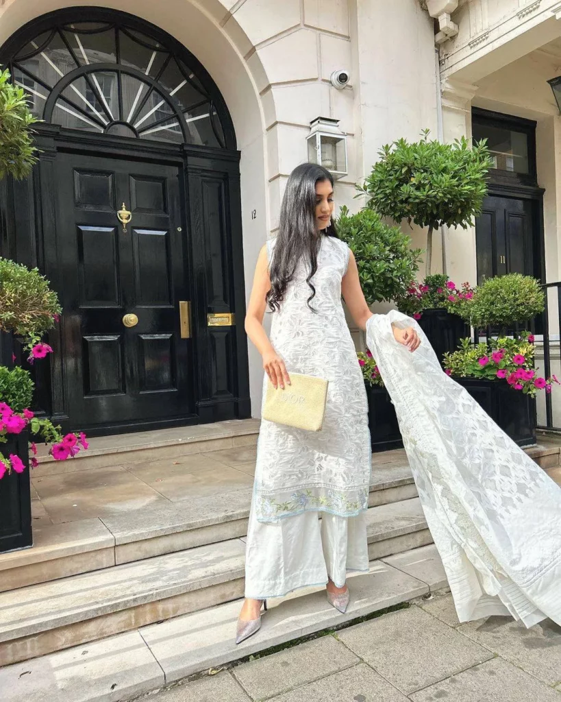 Lawn dupatta suits