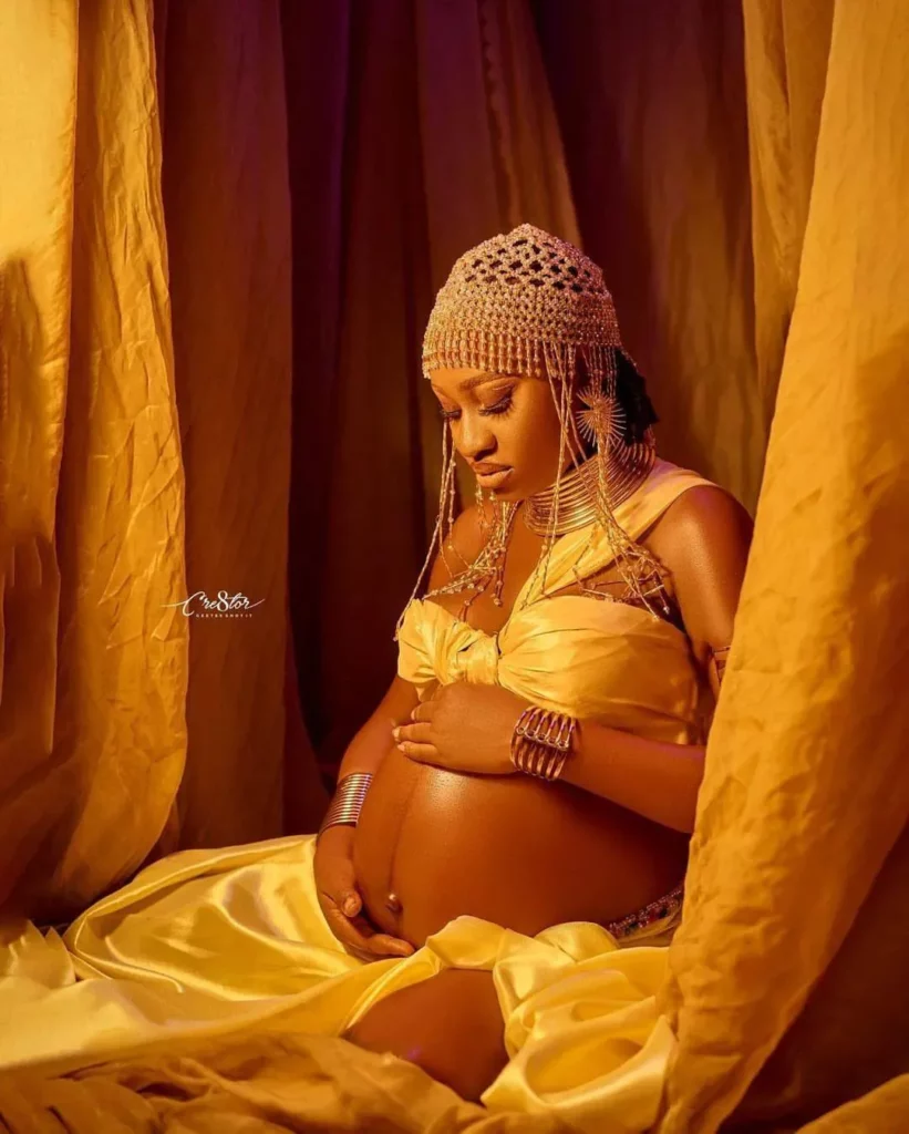 Egyptian queen outfits for maternity photoshoot