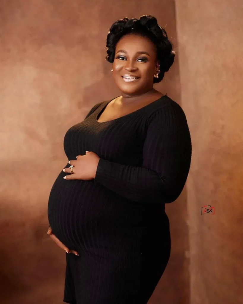 costume ideas for pregnant couples