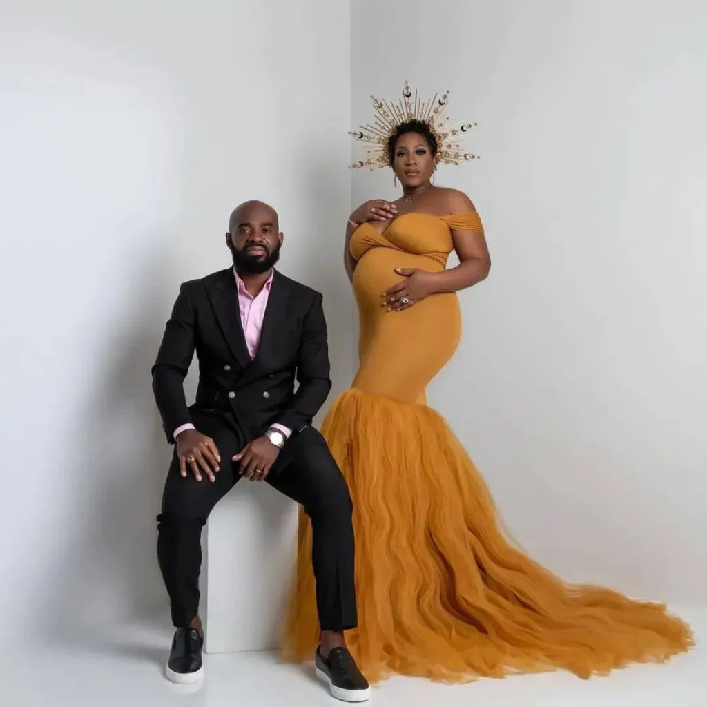 Outfits for couples pregnancy photoshoot