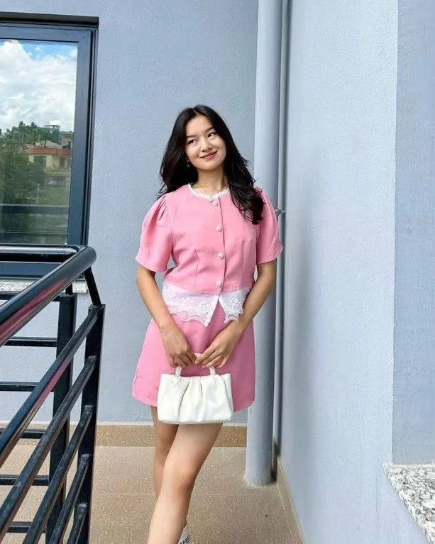Barbie-themed retro fashion