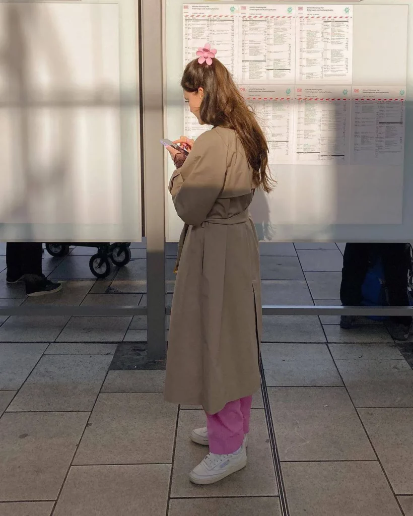 Ladies' pink trousers