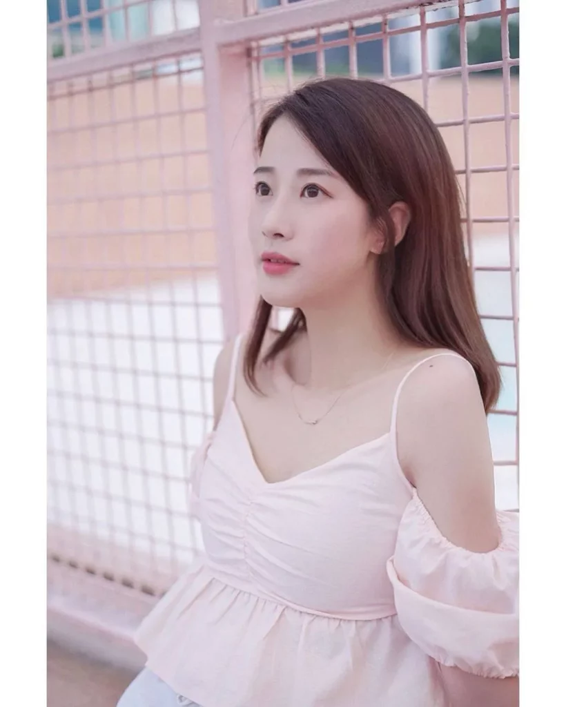 Pink cold-shoulder tops