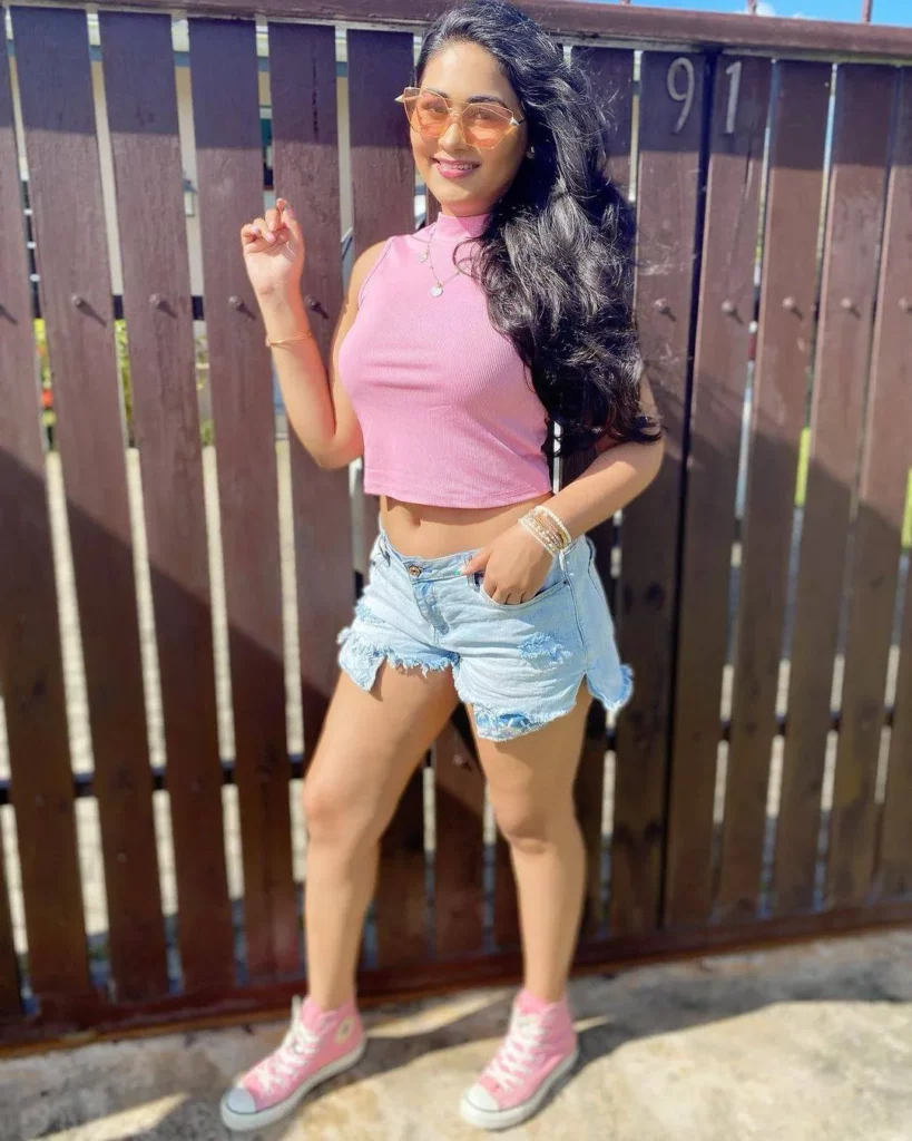 Pink crop tops for ladies